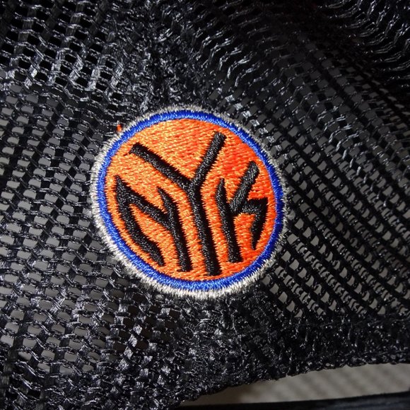 New York Knicks * RARE * Velour Black Rhinestone SnapBack Hat - Picture 4 of 6